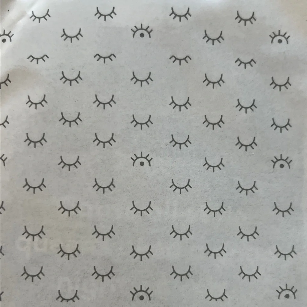 Ettitude Bamboo Lyocell Eye Mask in White - Picture 4 of 5